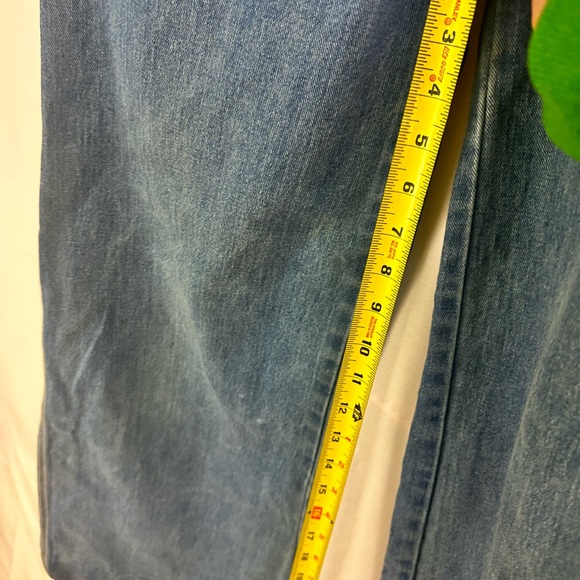 👖 Vintage Wide-Leg Denim Jeans with Unique Embellishments - Made in Hong Kong - Picture 12 of 15